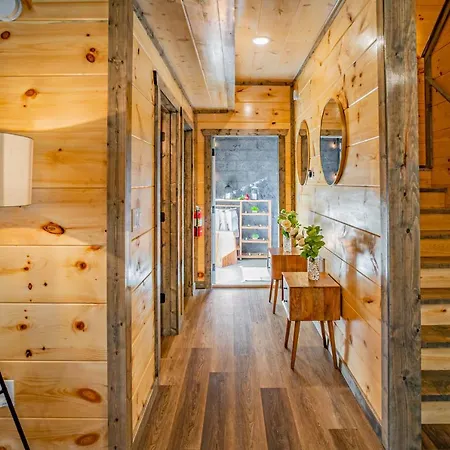 Jolly Dolly'S Cabin